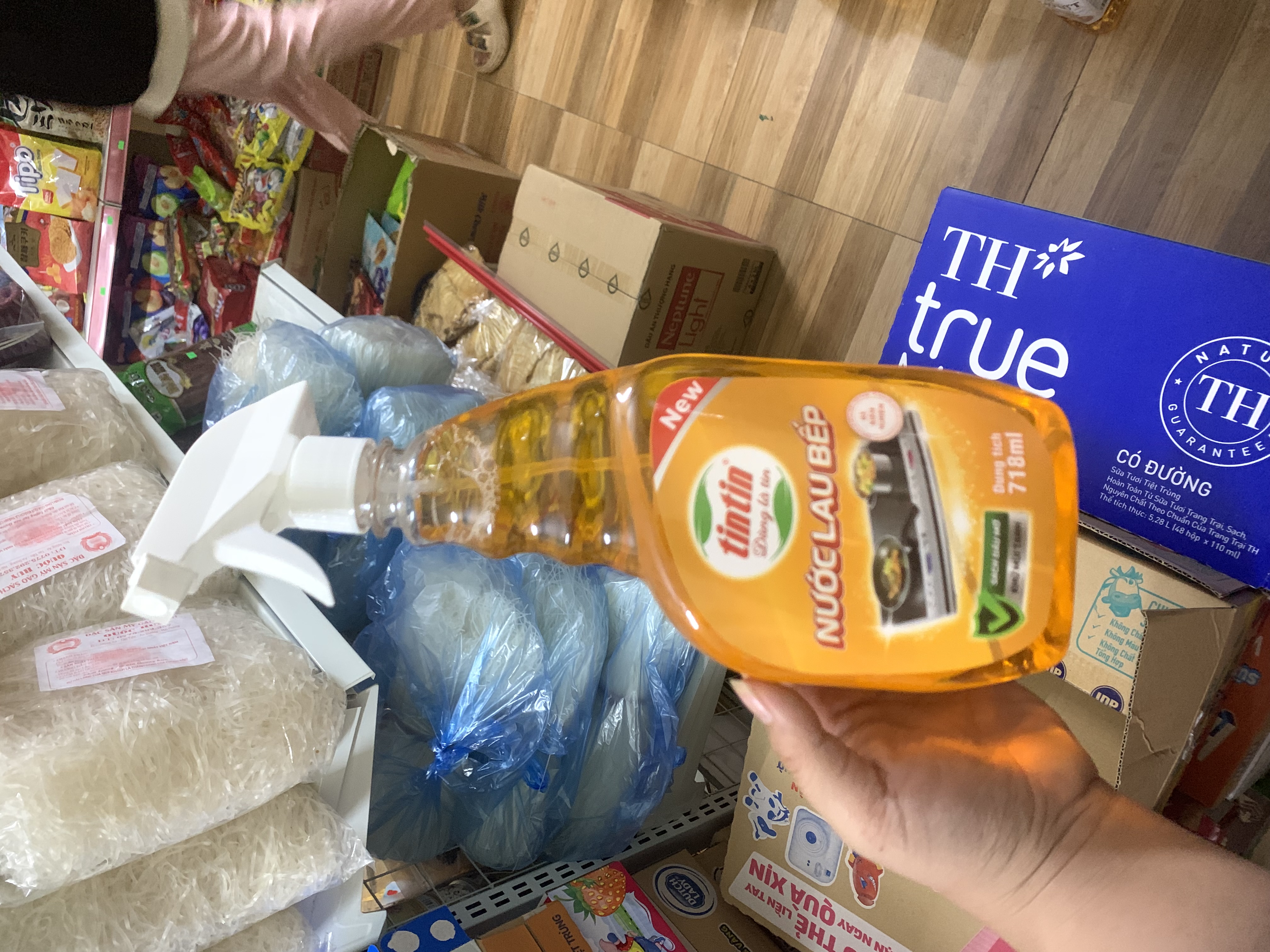 nước lau bếp tintin dùng là tin