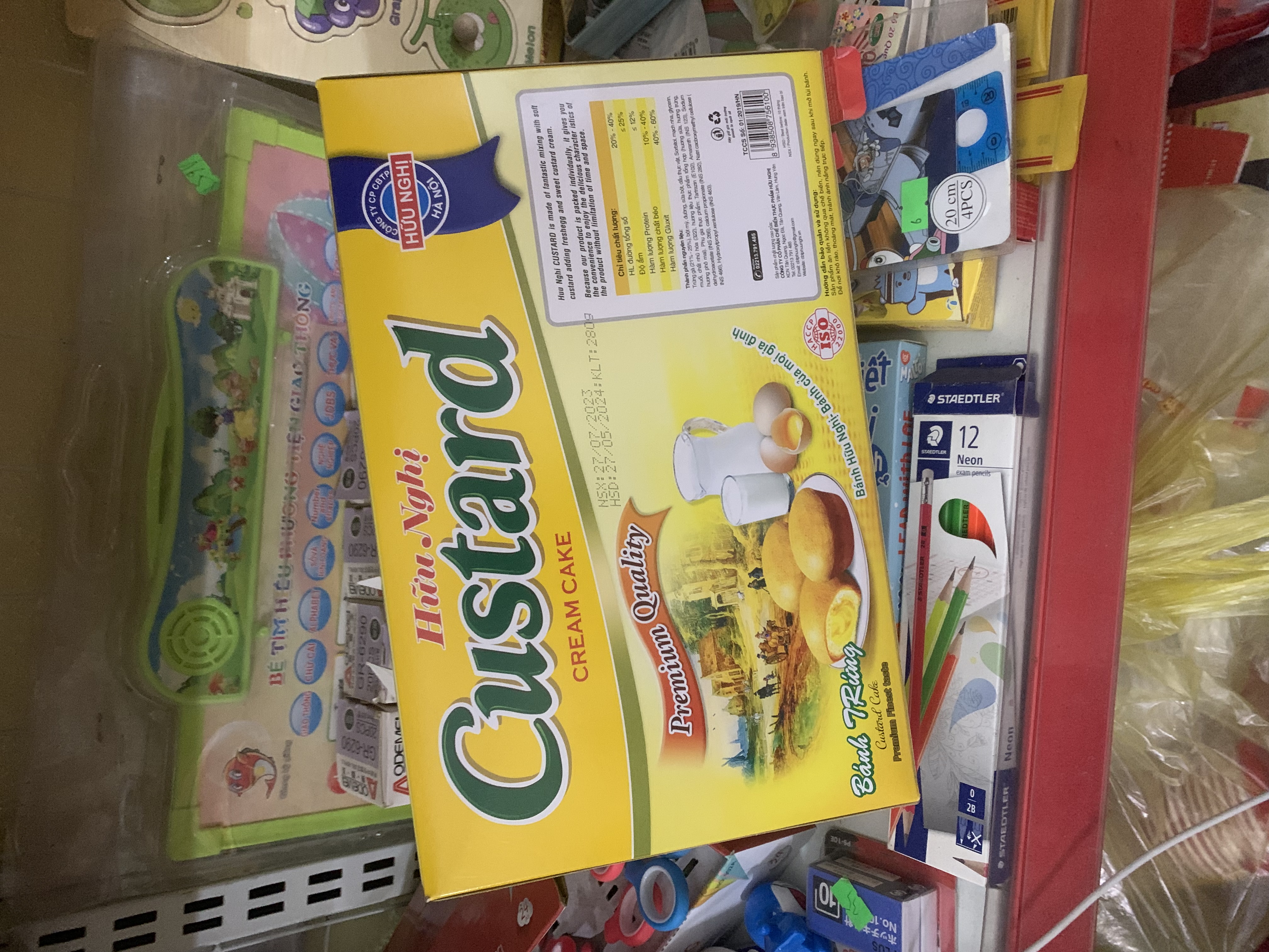 bánh bông lan custard dài