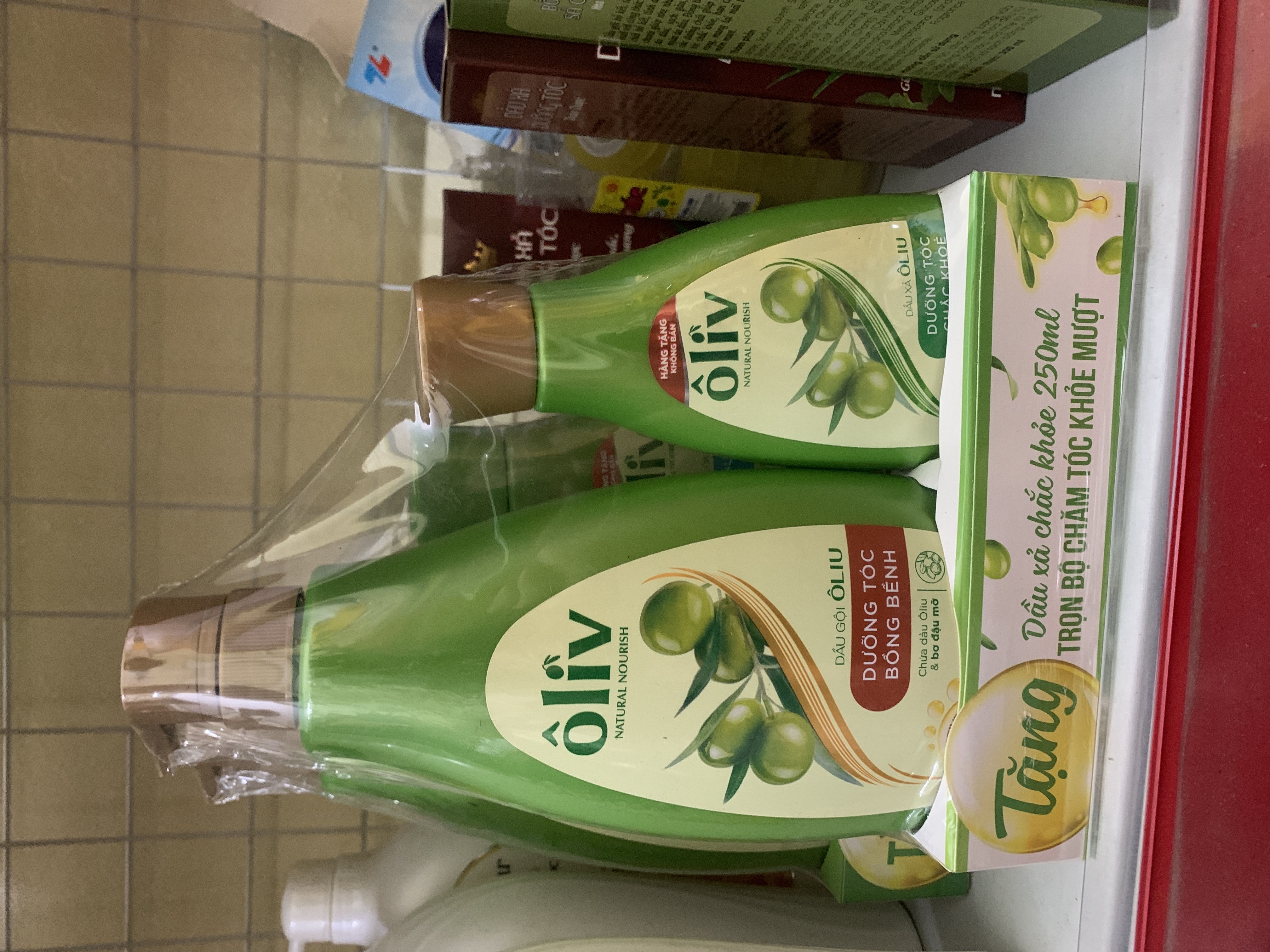 Dầu gội ôliu dưỡng tóc bồng bềnh ( tặng xả )